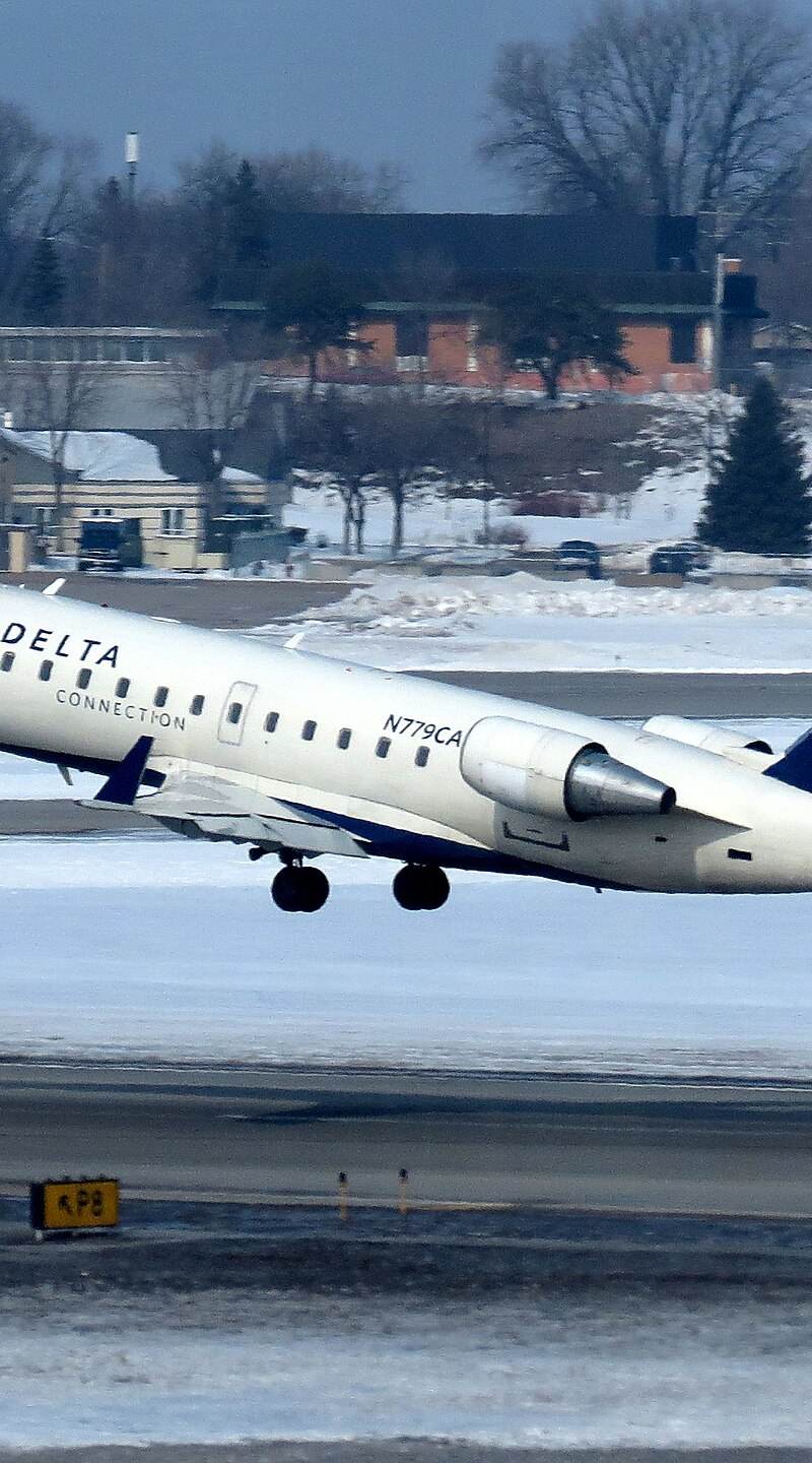 N779CA - Aircraft