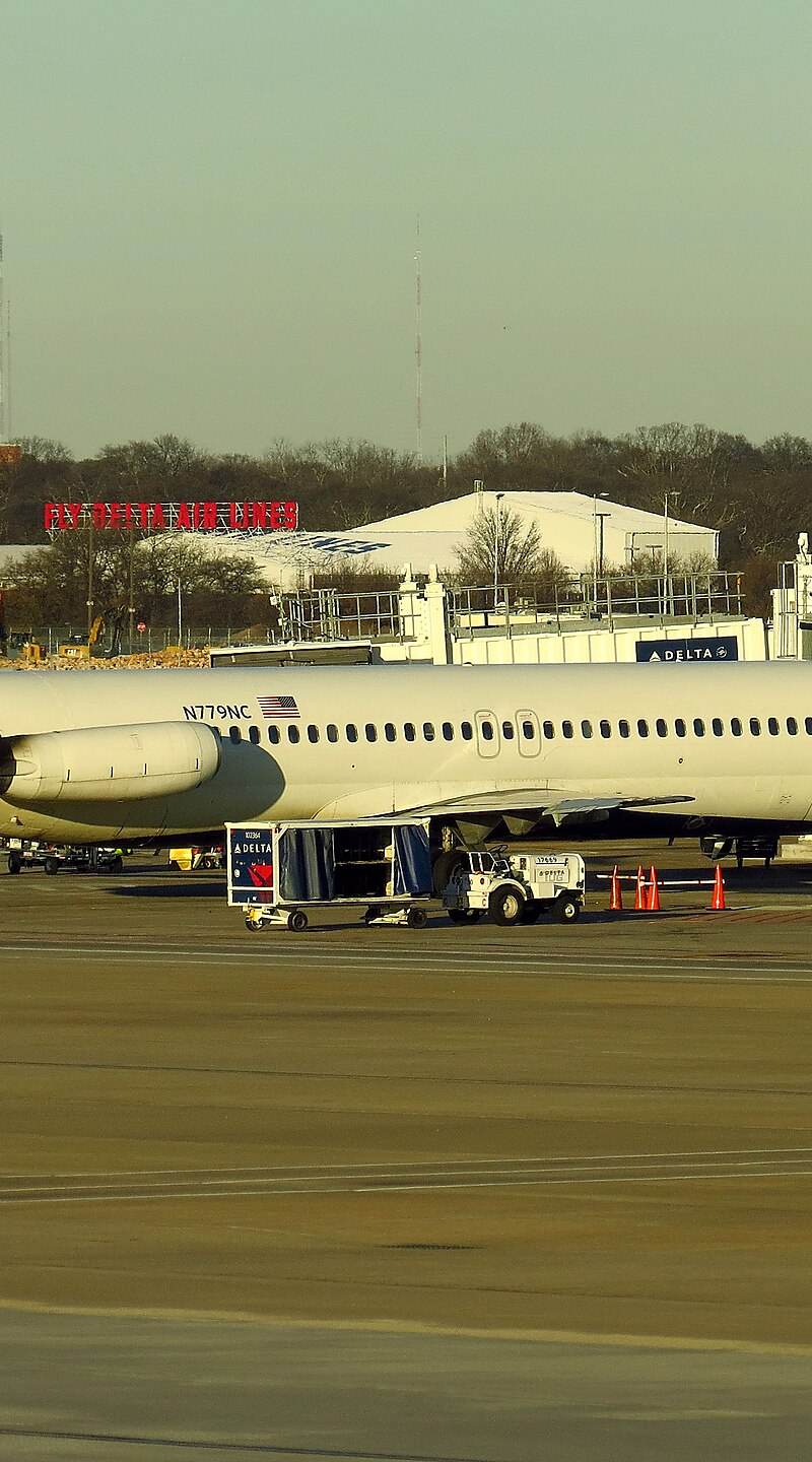 N779NC - Douglas