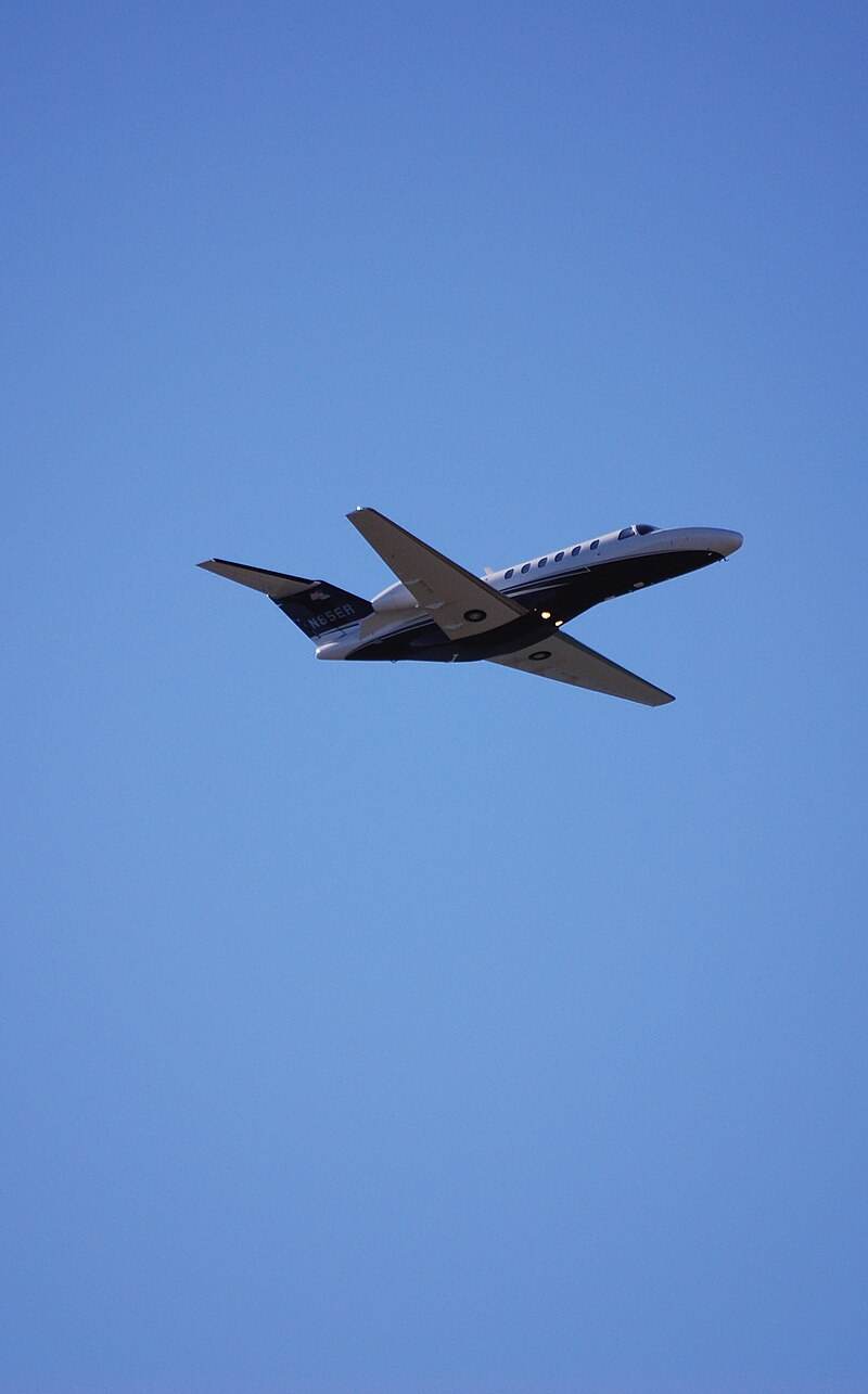 N85ER - Business jet
