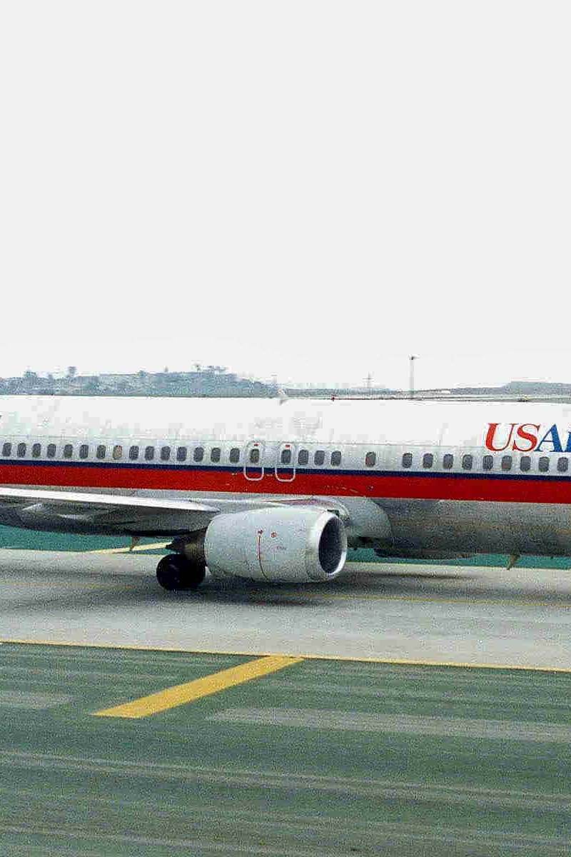 N780AU - Twin-engine aircraft