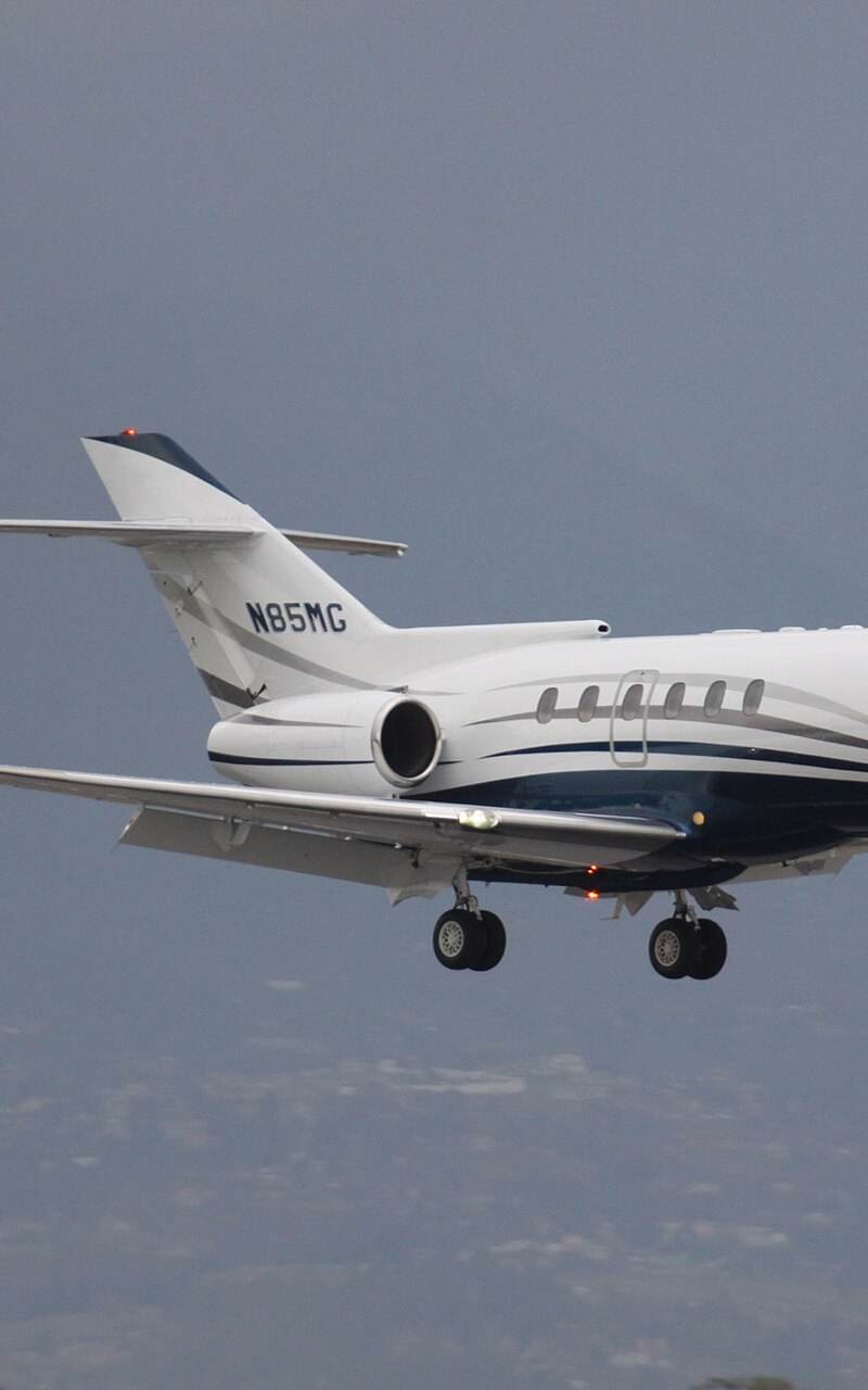 N85MG - Business jet