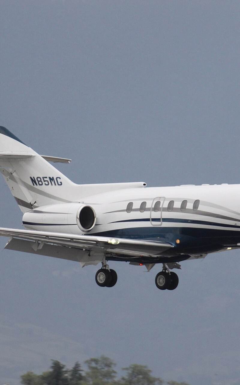 N85MG - Business jet