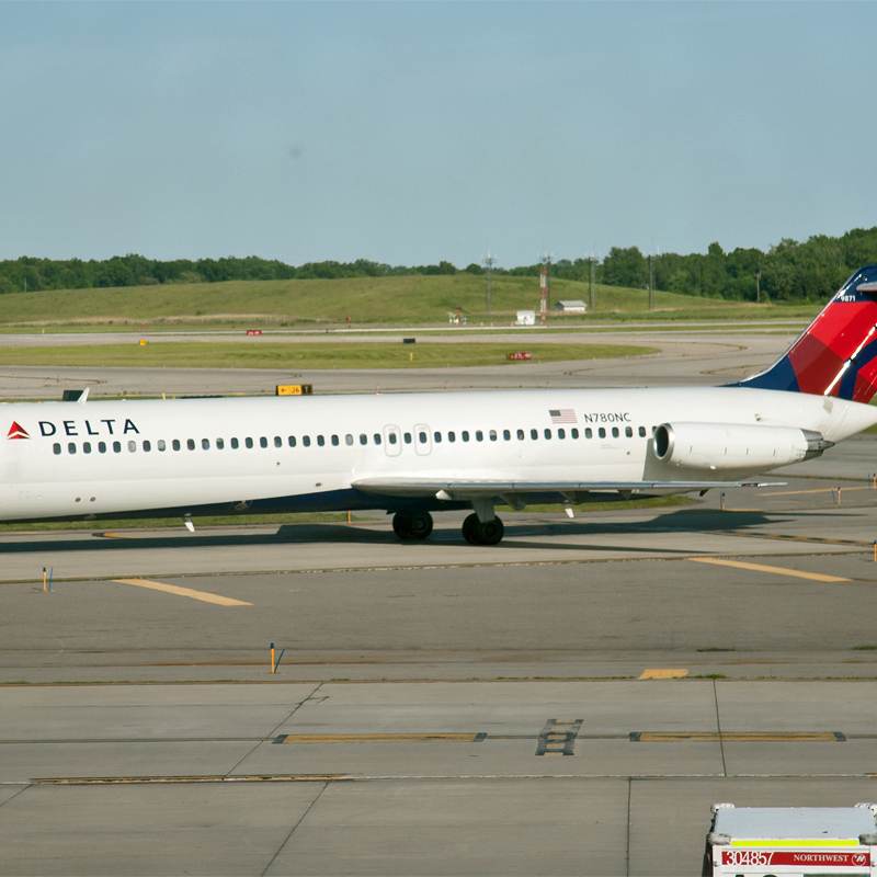 N780NC - Twin-engine aircraft