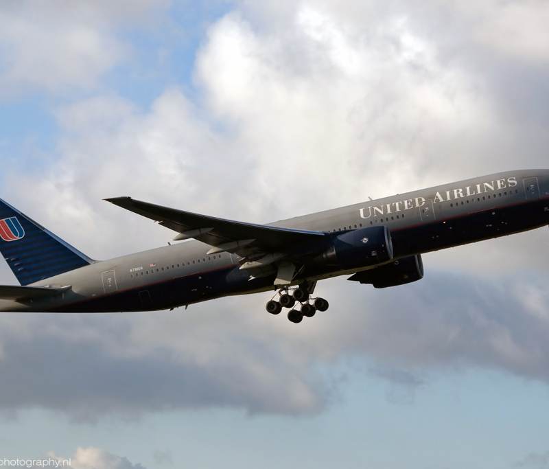 N781UA - Boeing