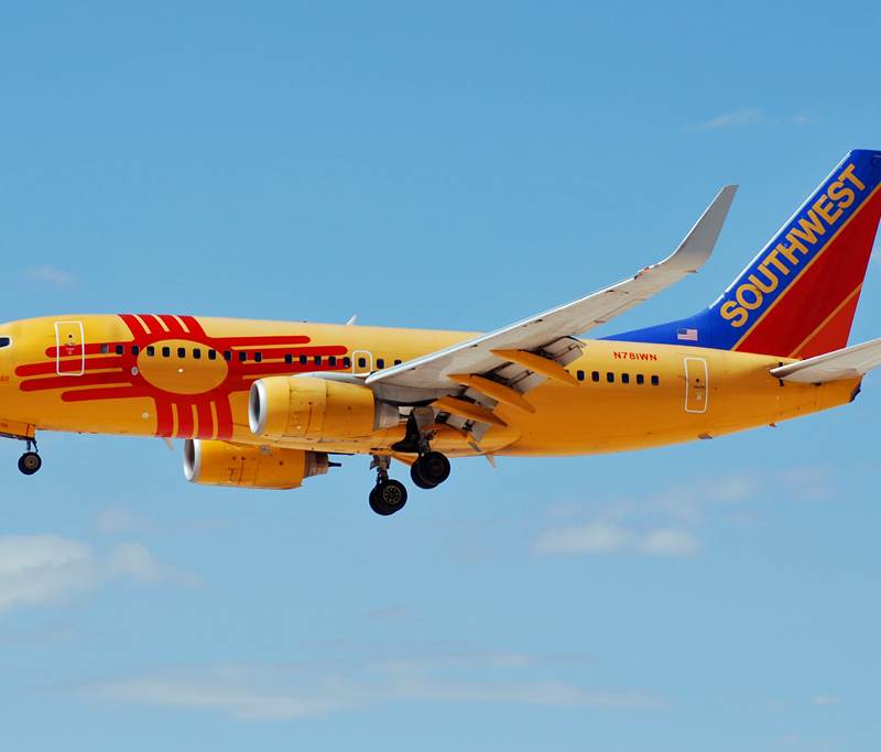 N781WN - Twin-engine aircraft