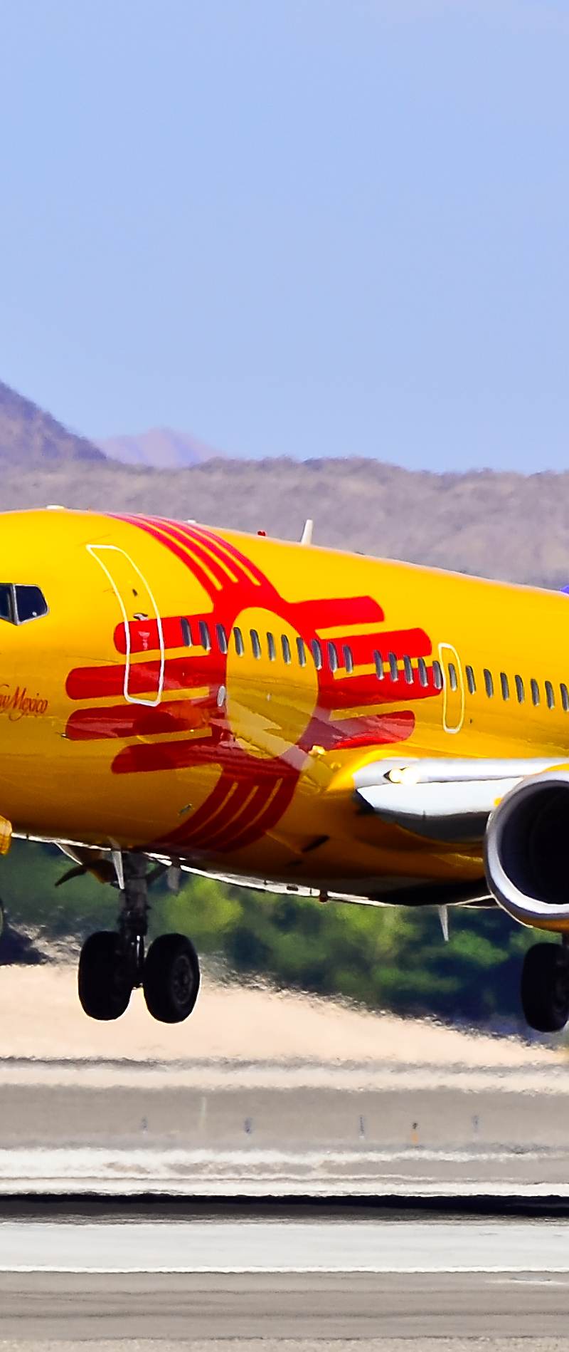 N781WN - Twin-engine aircraft
