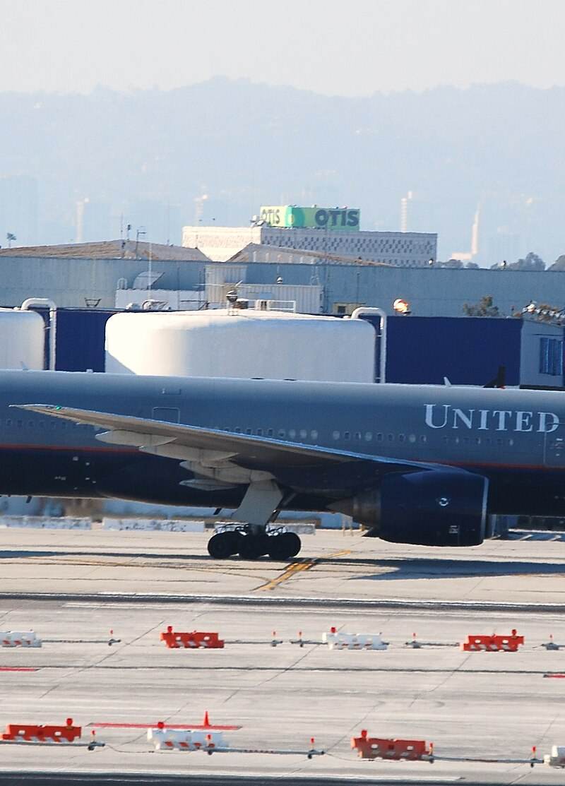 N782UA - Boeing