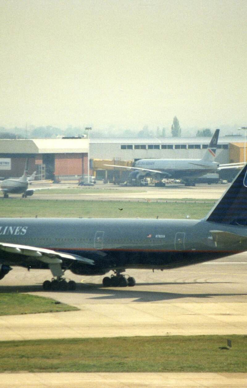 N782UA - Aircraft