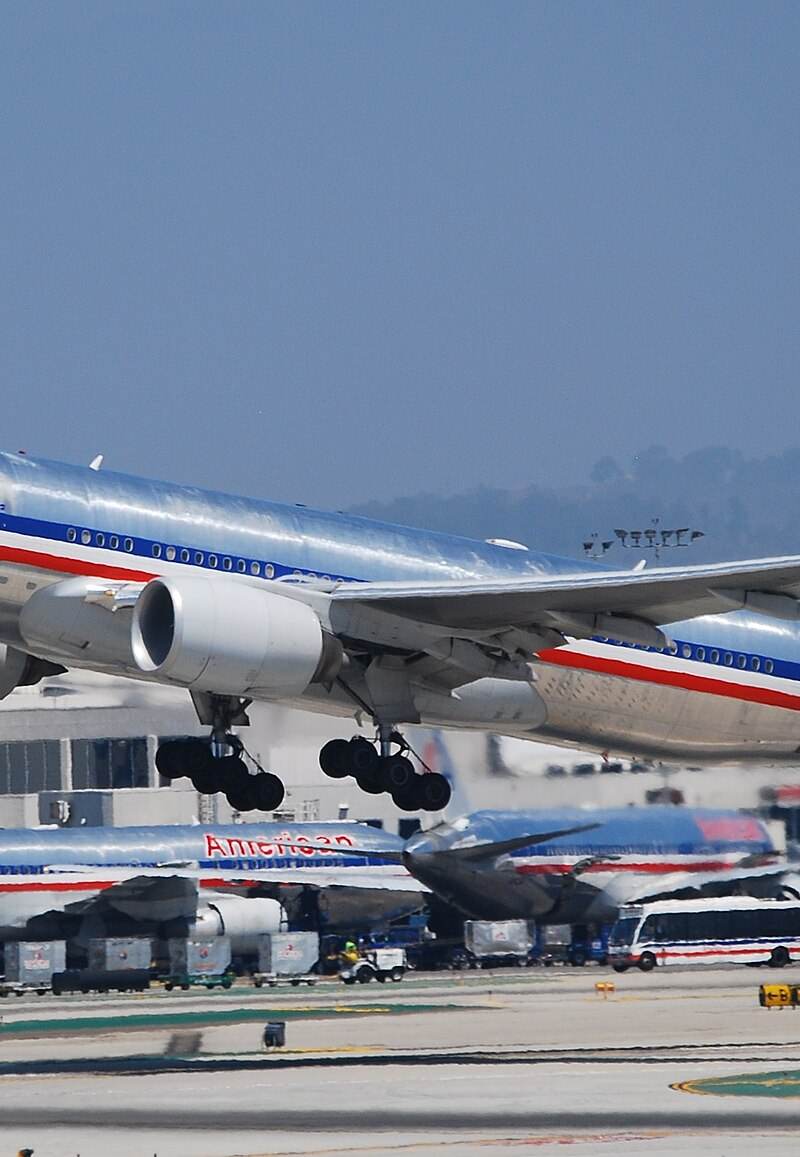 N785AN - Twin-engine aircraft