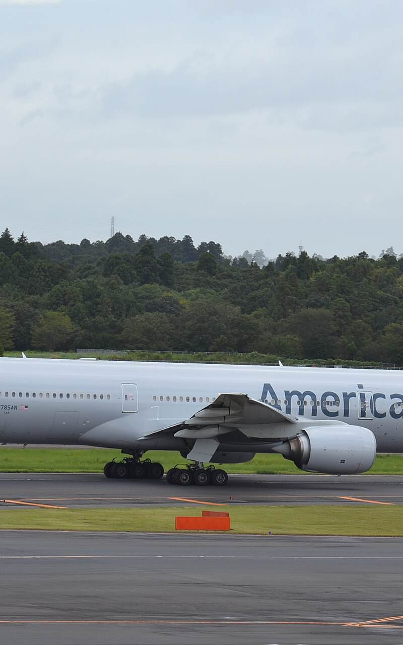 N785AN - Twin-engine aircraft