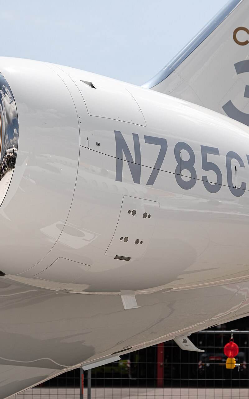 N785CL - Business jet