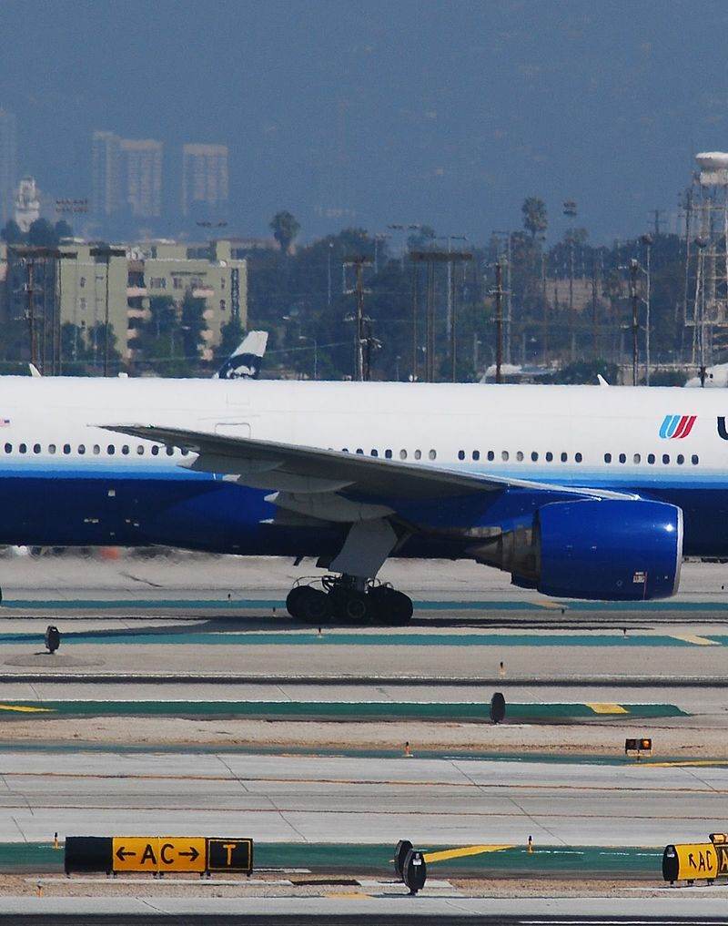 N785UA - Boeing