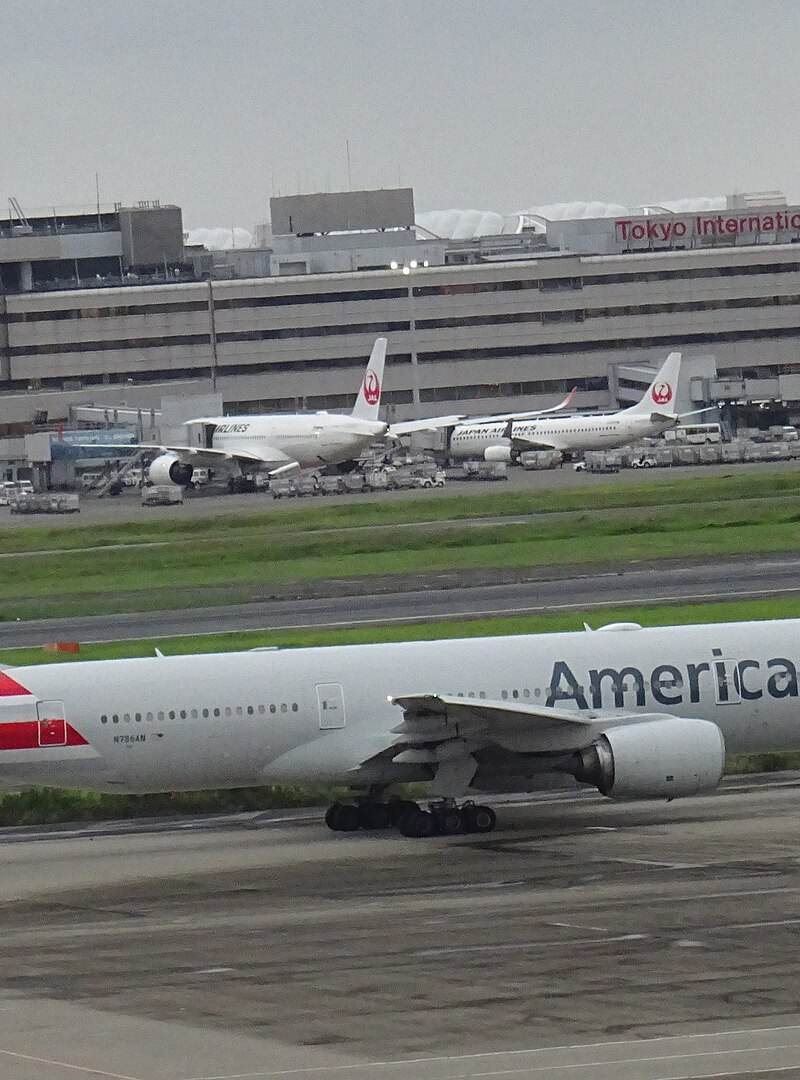 N786AN - Twin-engine aircraft