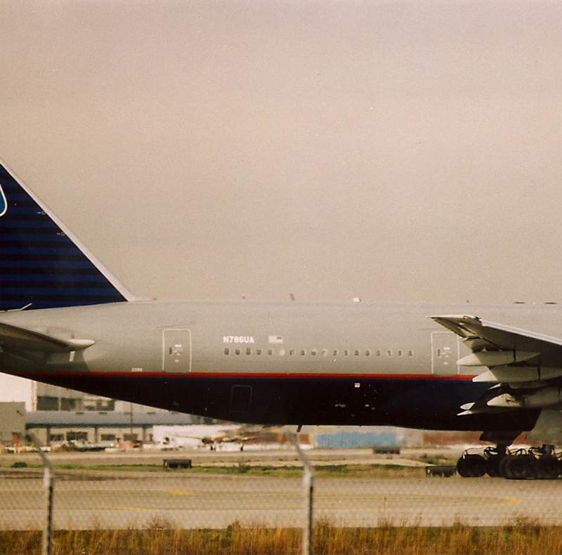 N786UA - Aircraft