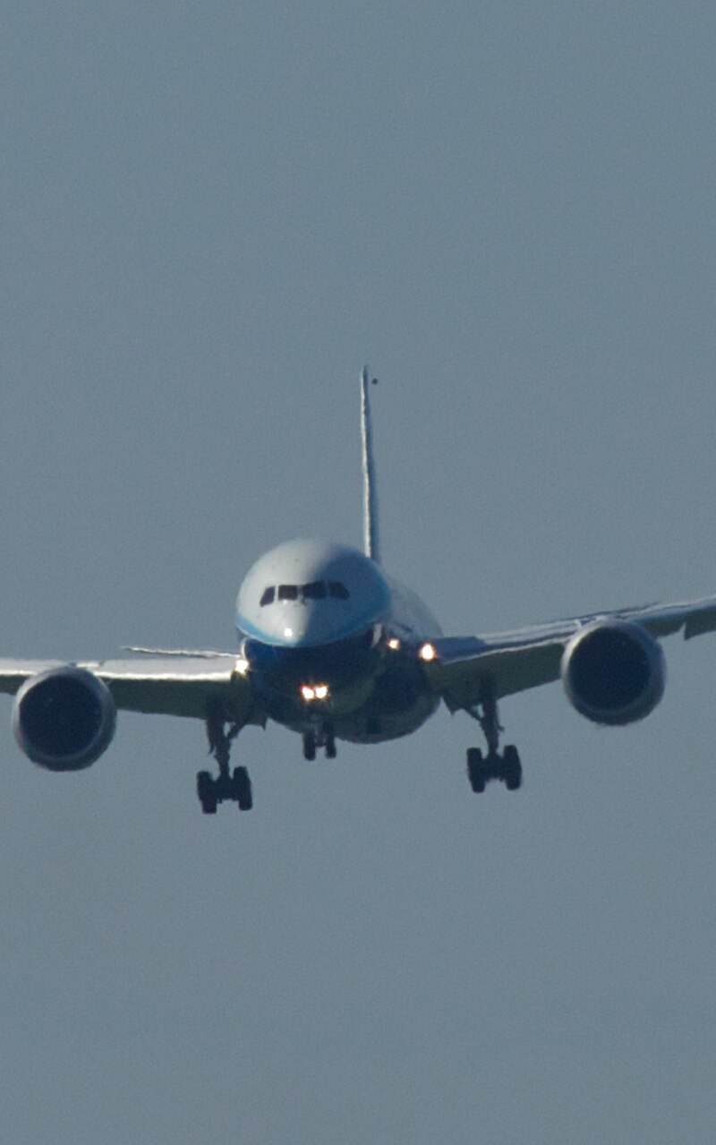 N787BA - Twin-engine aircraft