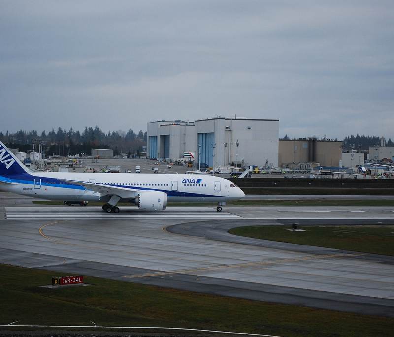 N787EX - Twin-engine aircraft