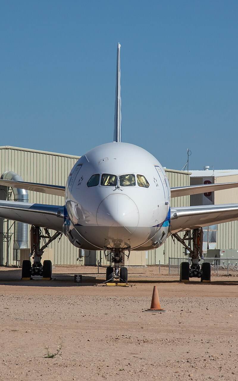  - Twin-engine aircraft