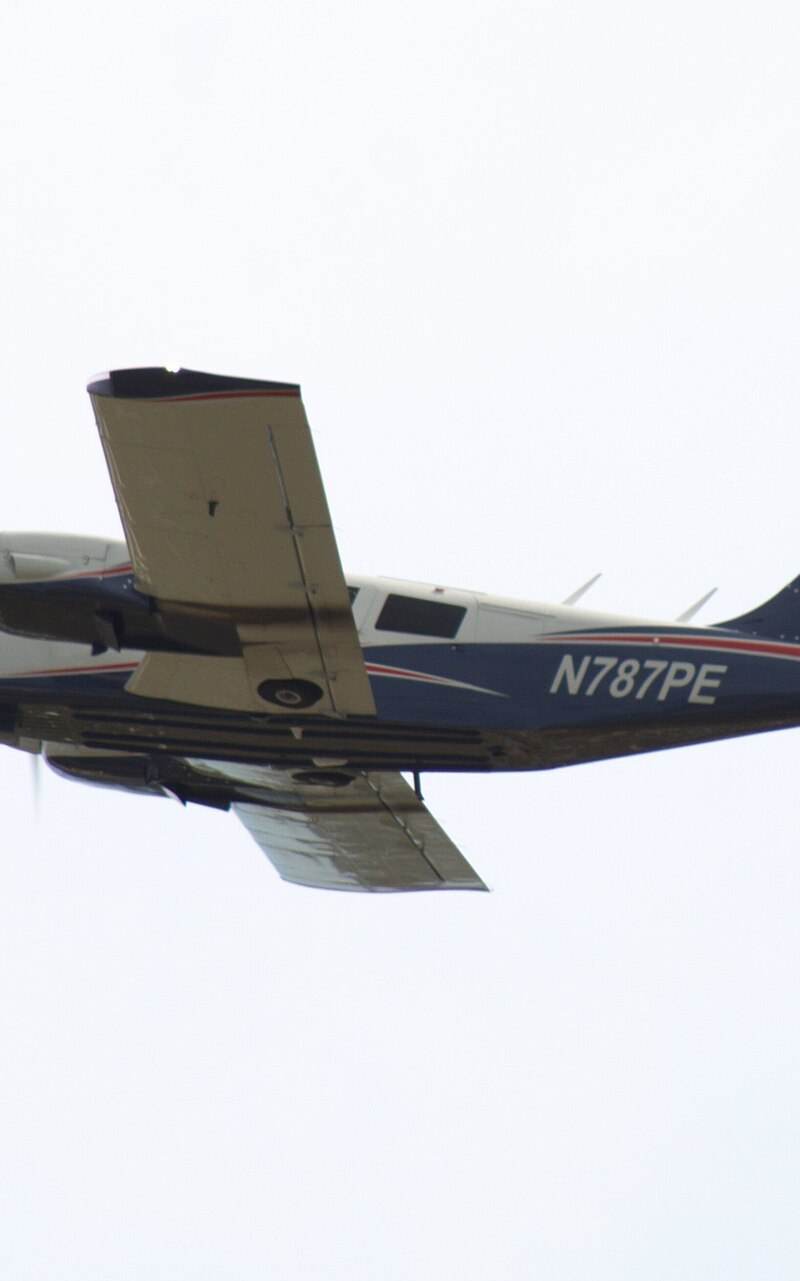 N787PE - Twin-engine aircraft