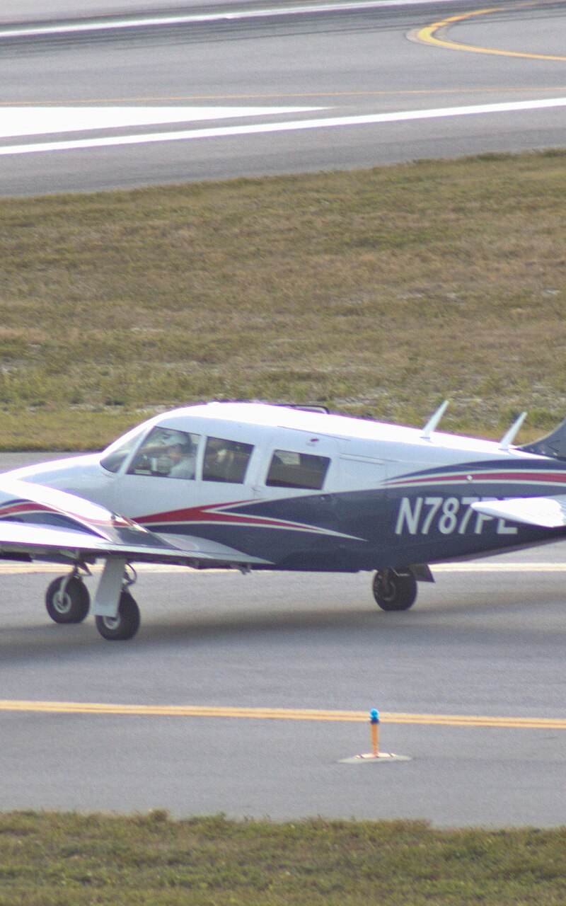 N787PE - Twin-engine aircraft