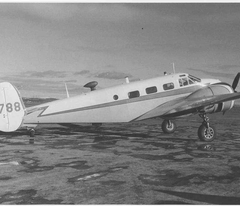 N788 - Twin-engine aircraft
