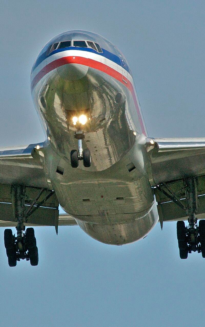 N788AN - Twin-engine aircraft