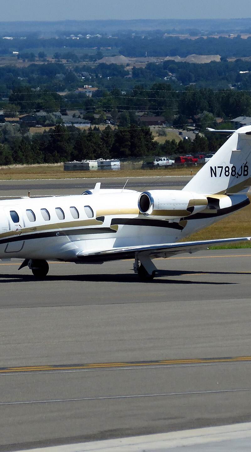 N788JB - Business jet