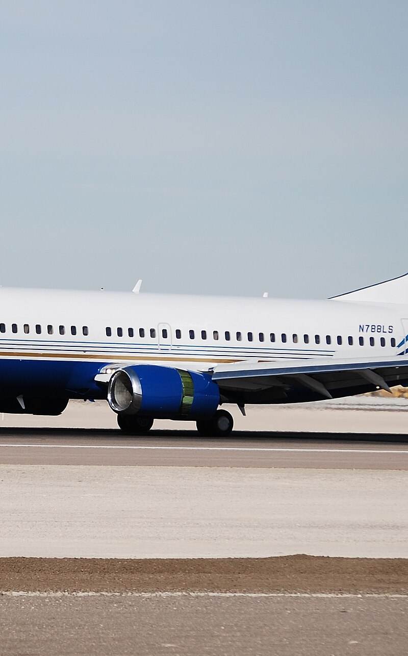 N788LS - Twin-engine aircraft
