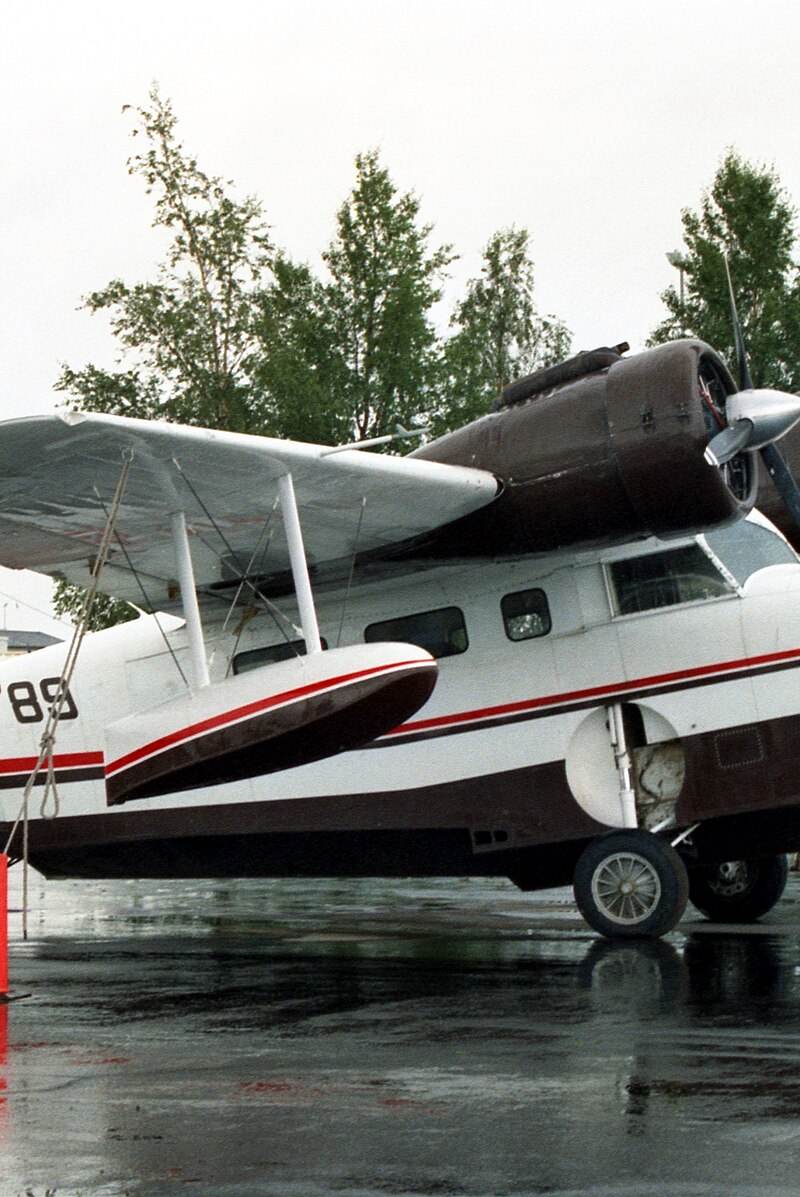 N789 - Twin-engine aircraft