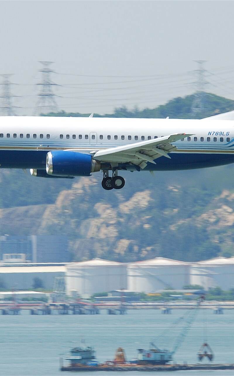 N789LS - Twin-engine aircraft