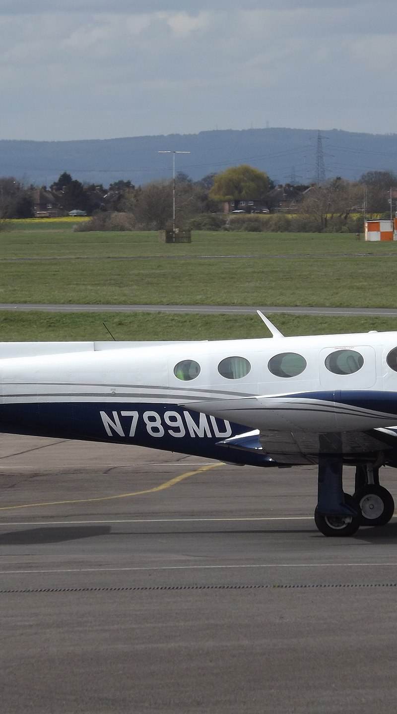 N789MD - Twin-engine aircraft