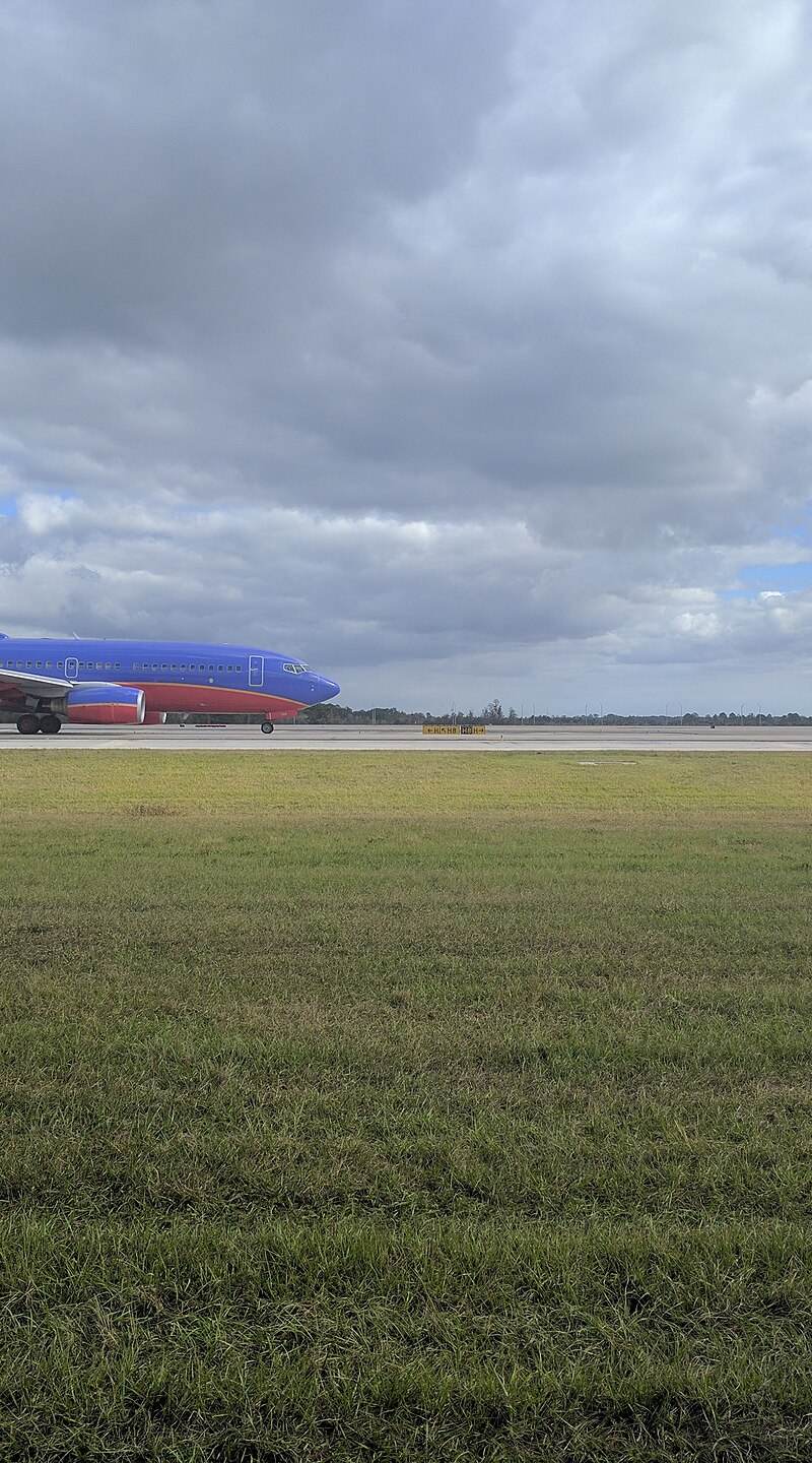 N789SW - Twin-engine aircraft