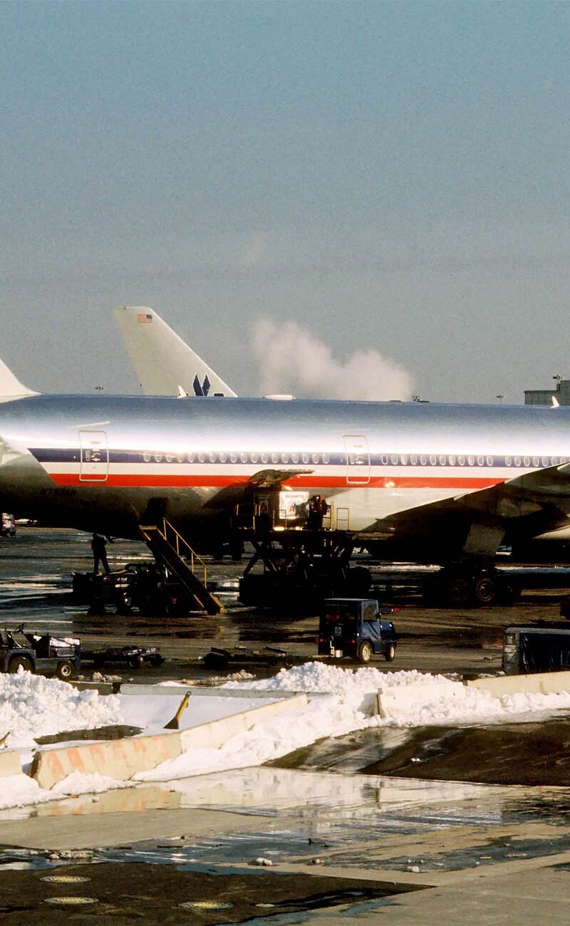N792AN - Twin-engine aircraft