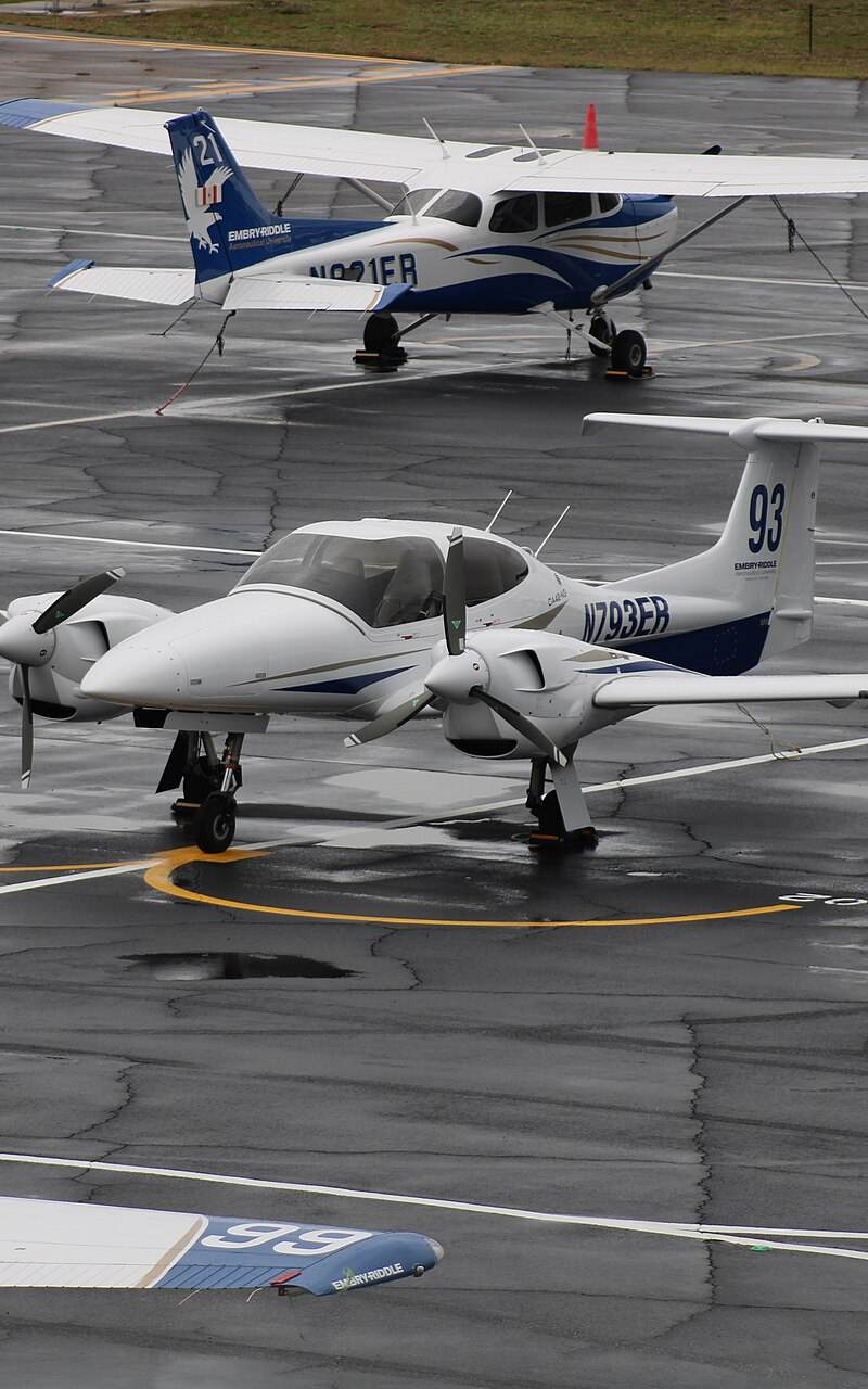 N793ER - Twin-engine aircraft