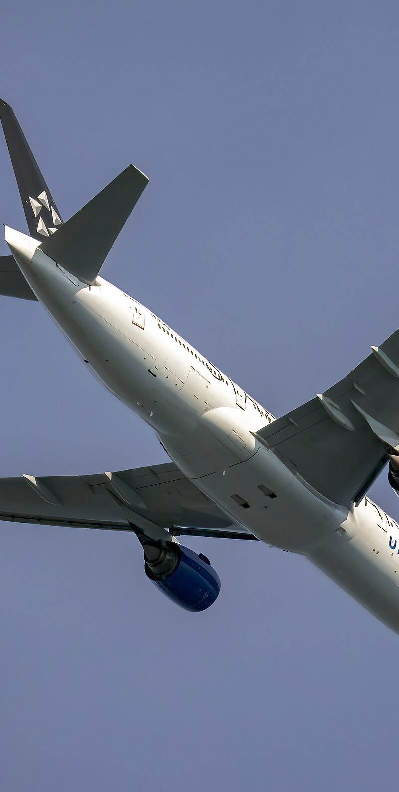 N794UA - Twin-engine aircraft