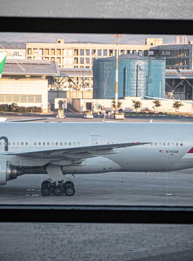 N795AN - Twin-engine aircraft