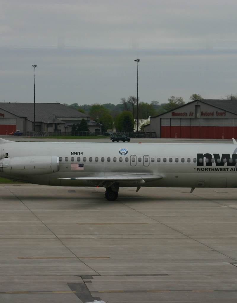 N90S - Douglas