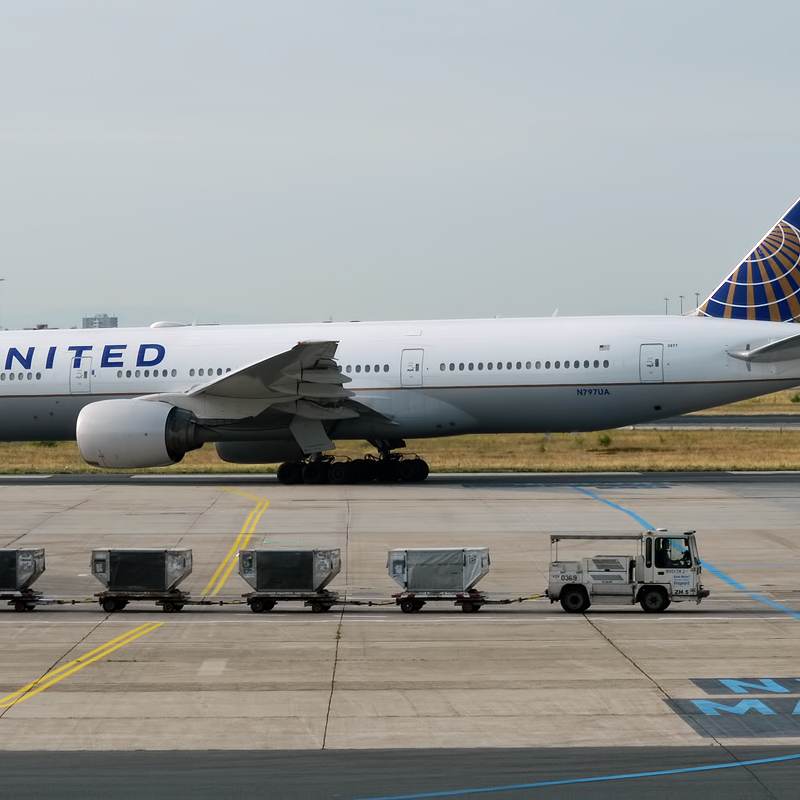 N797UA - Twin-engine aircraft