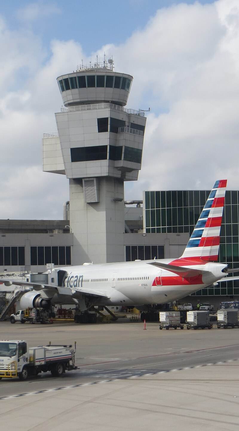 N798AN - Twin-engine aircraft