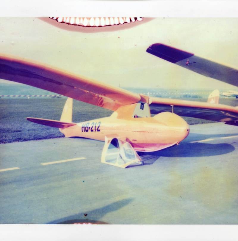 HB-212 - Glider
