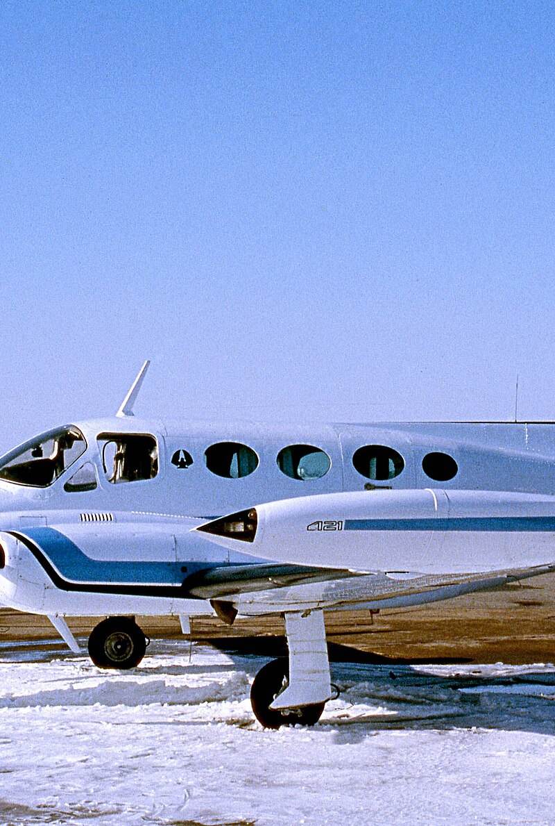 N799KC - Twin-engine aircraft