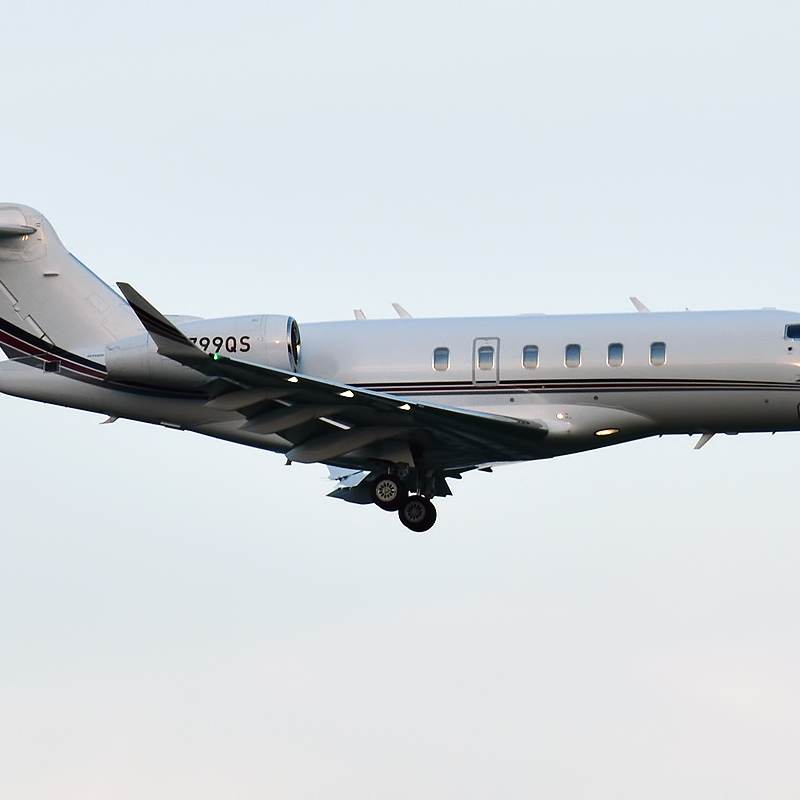 N799QS - Bombardier
