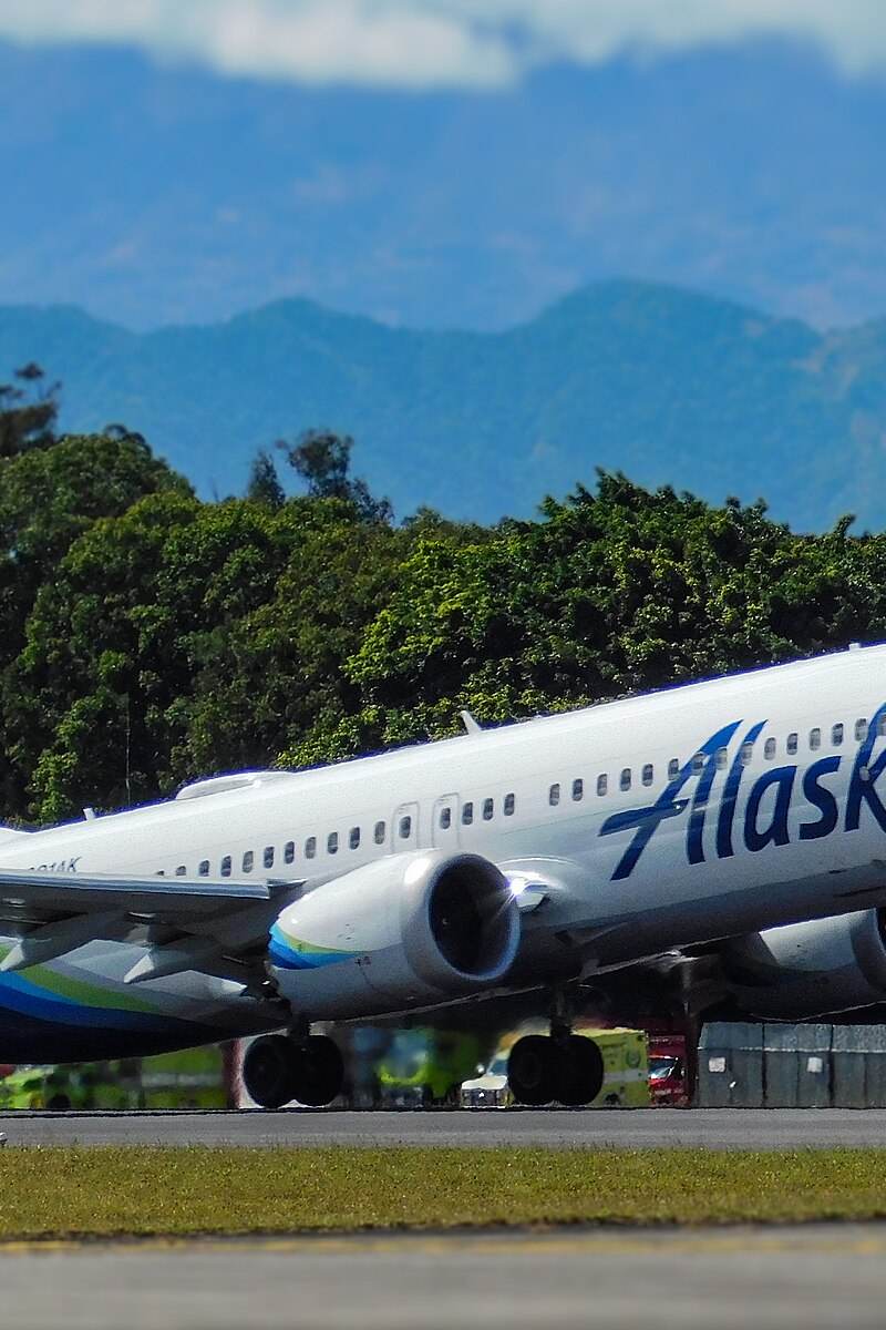 N801AK - Twin-engine aircraft