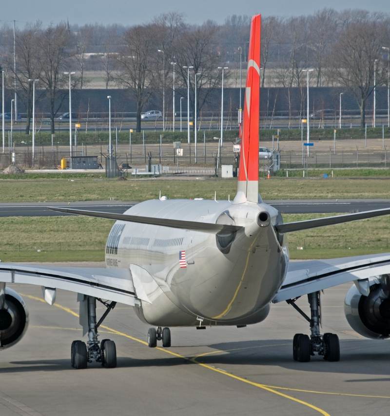 N801NW - Twin-engine aircraft