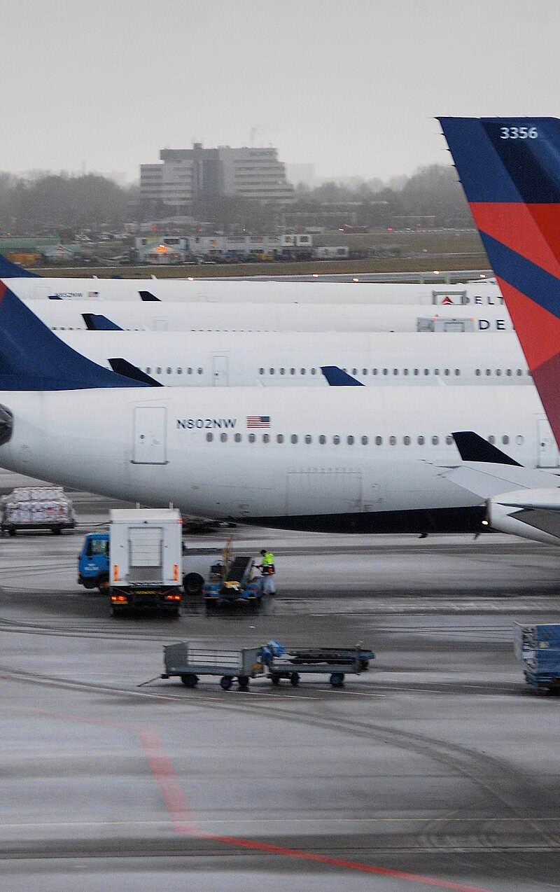 N802NW - Aircraft