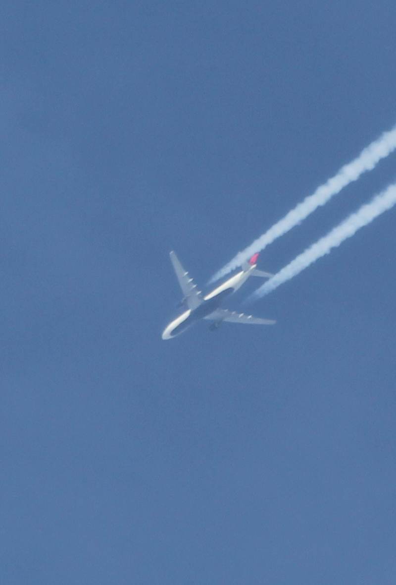 N803NW - Twin-engine aircraft