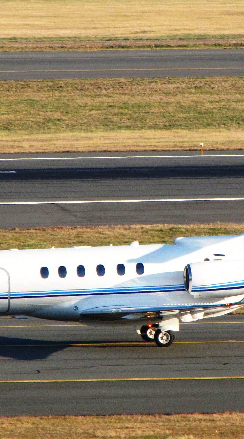 N804D - Business jet