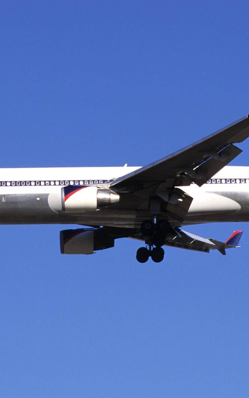 N804DE - Douglas