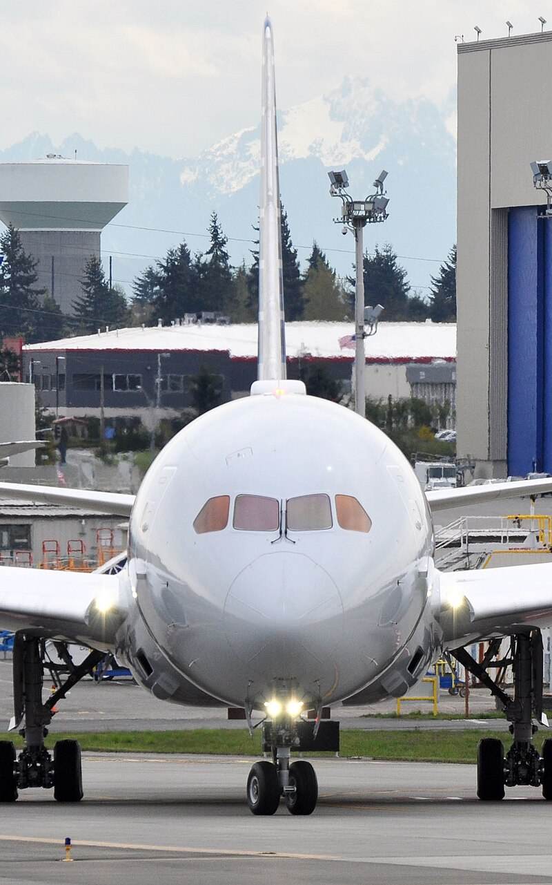 N805AN - Twin-engine aircraft