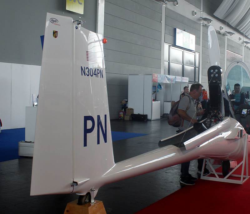 N304PN - Glider