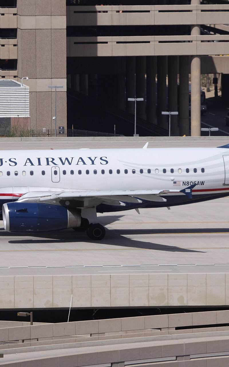 N806AW - Twin-engine aircraft